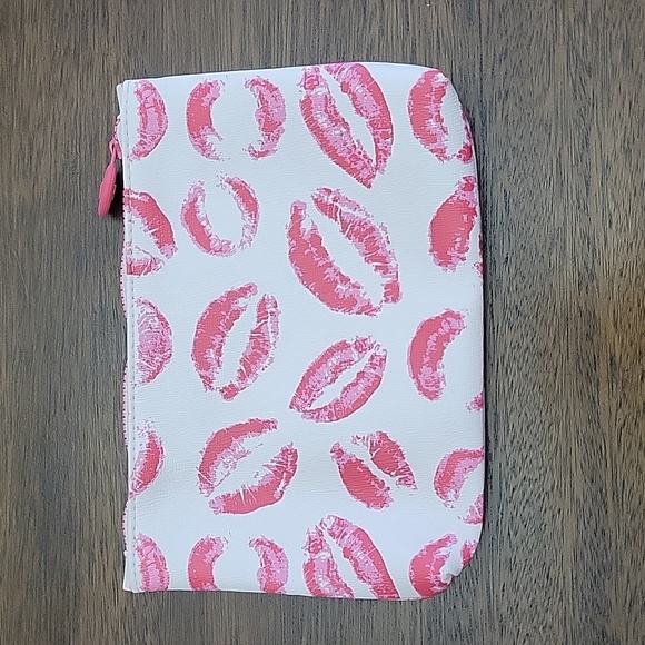 Four Ipsy Makeup Bags - Picture 5 of 11